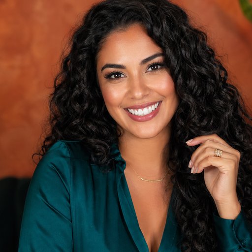 Karla — Asesora de Ventas